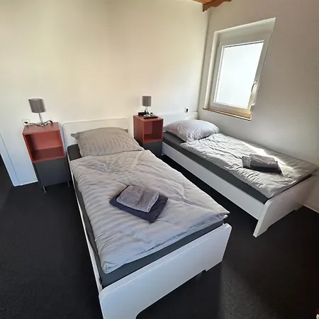 Quarto em Acomodações Particulares Monteurzimmer, Business-room, 1-bett, 2-bett, 3-bett, Kueche, Smart-tv